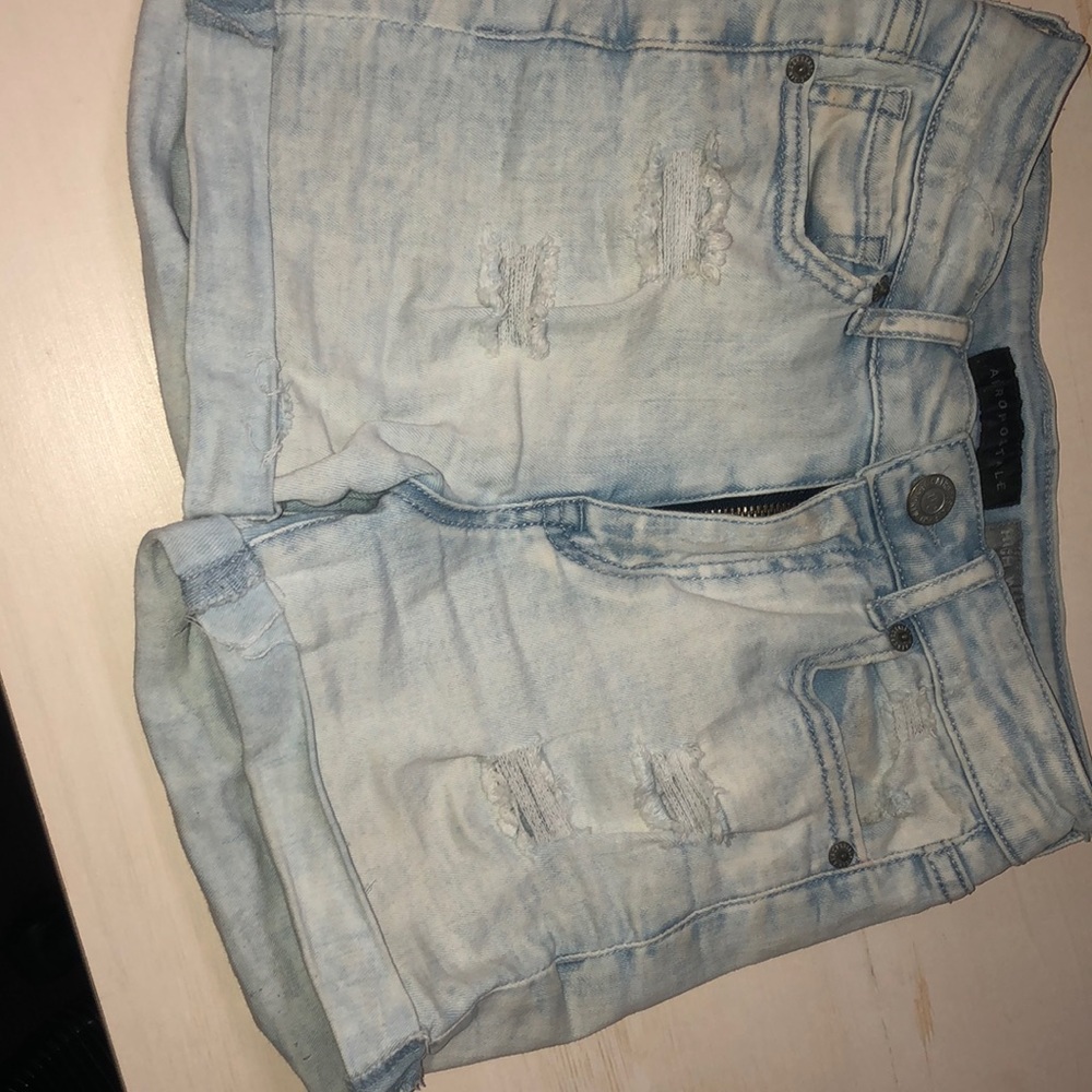 Light washed high wasted Aeropostale jean shorts